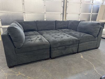 GRAY COSTCO TISDALE MODULAR SECTIONAL SOFA COUCH & OTTOMAN