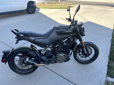 2022 Husqvarna Svartpilen 401