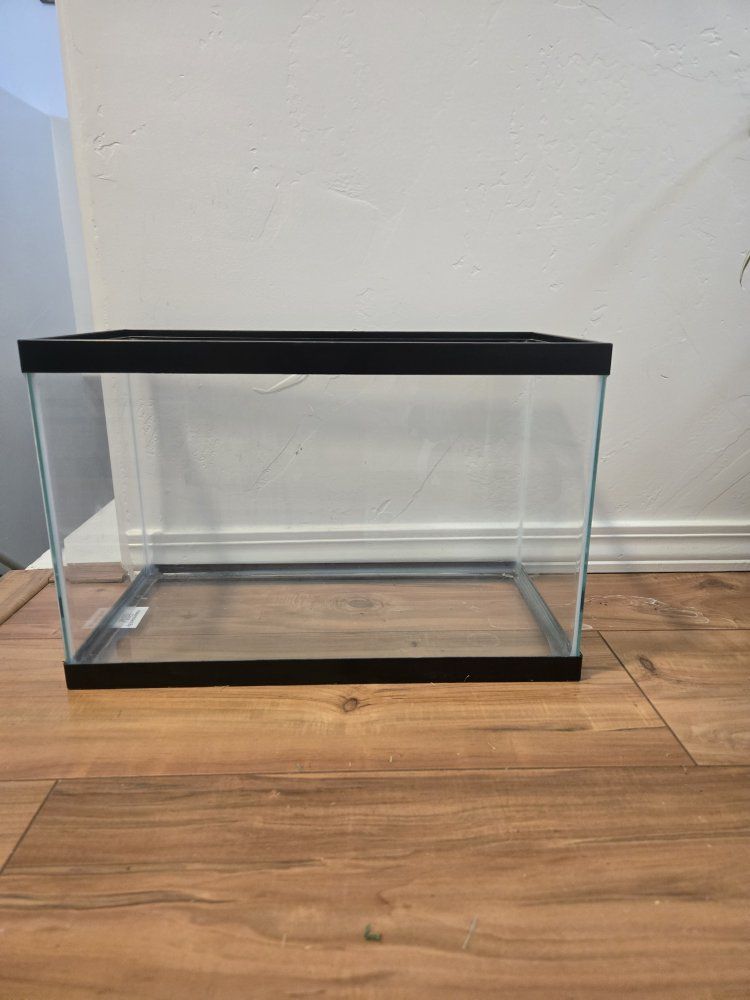 aquarium without lid