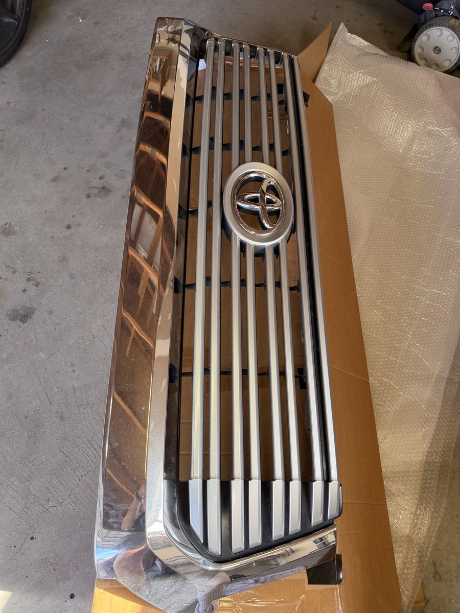 2017 Toyota Tundra Chrome Front Grille -OEM