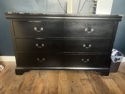 Dresser & nightstand