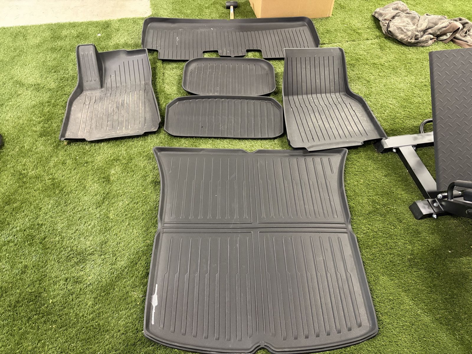 All-weather floor mats for Tesla model Y