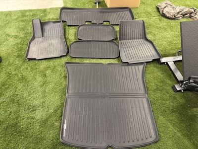 All-weather floor mats for Tesla model Y