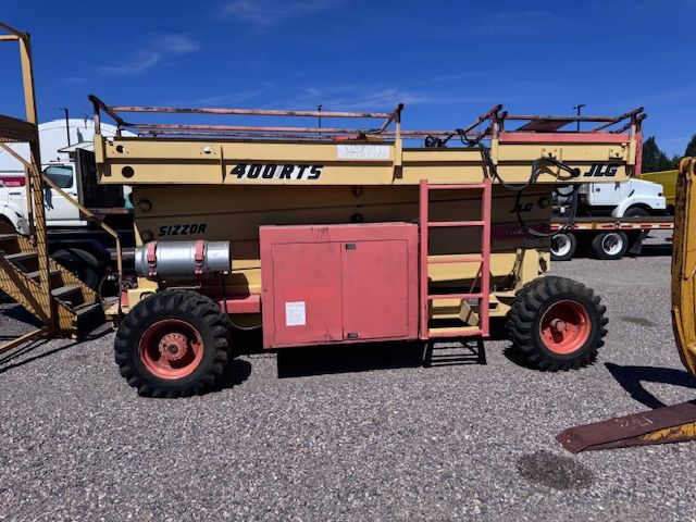 JLG SIZZR LIFT 400RTS