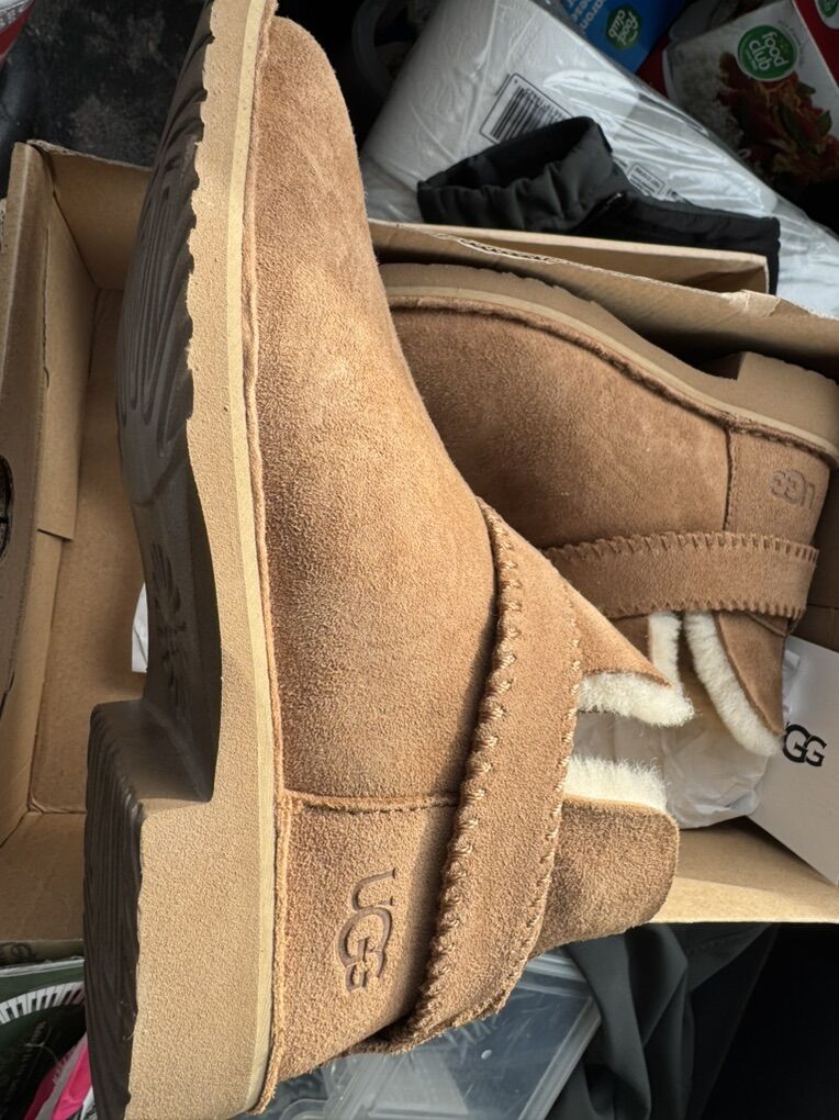 UGG BOOTS