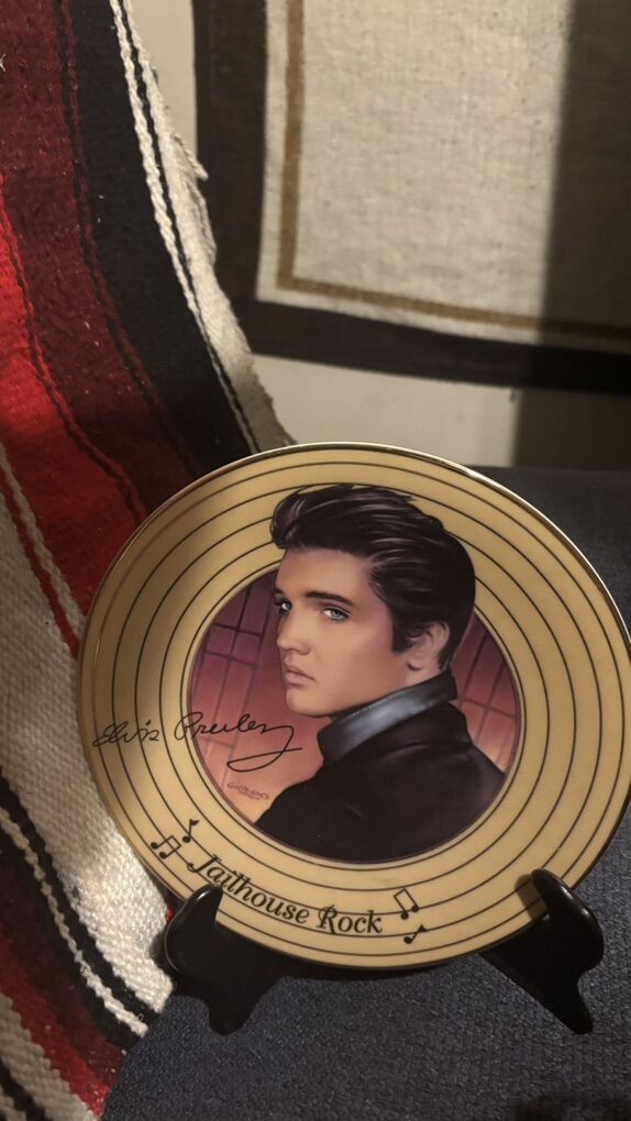 Elvis Plate