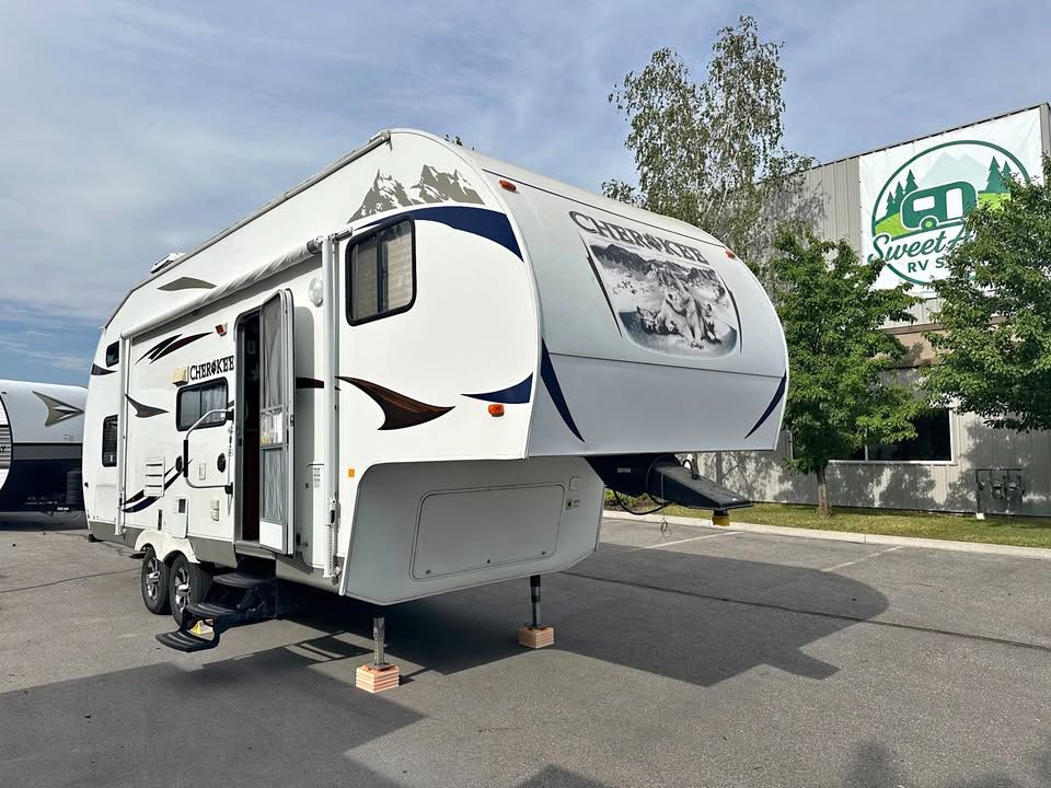 2012 Forest River Cherokee 235b Fifthwheel