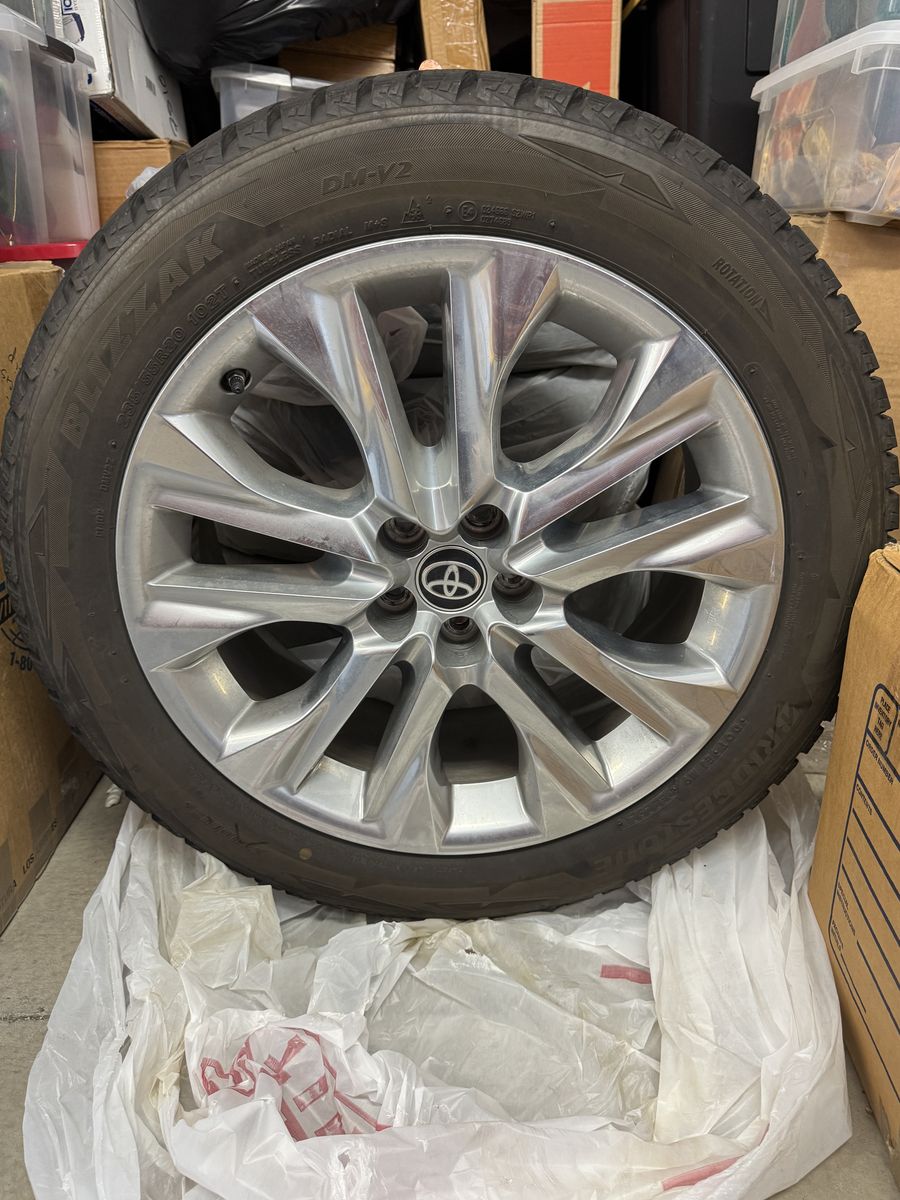 OEM Rims and BLIZZAK Snow Tires For TOYOTA