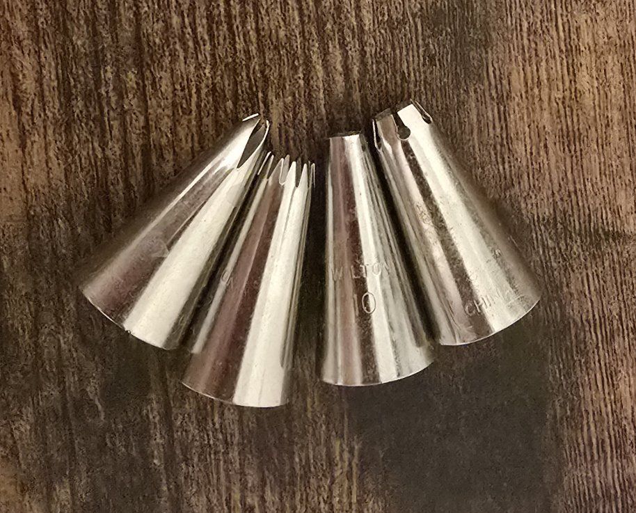 Wilton Metal Cake Decorating Piping Tips Set of 4
