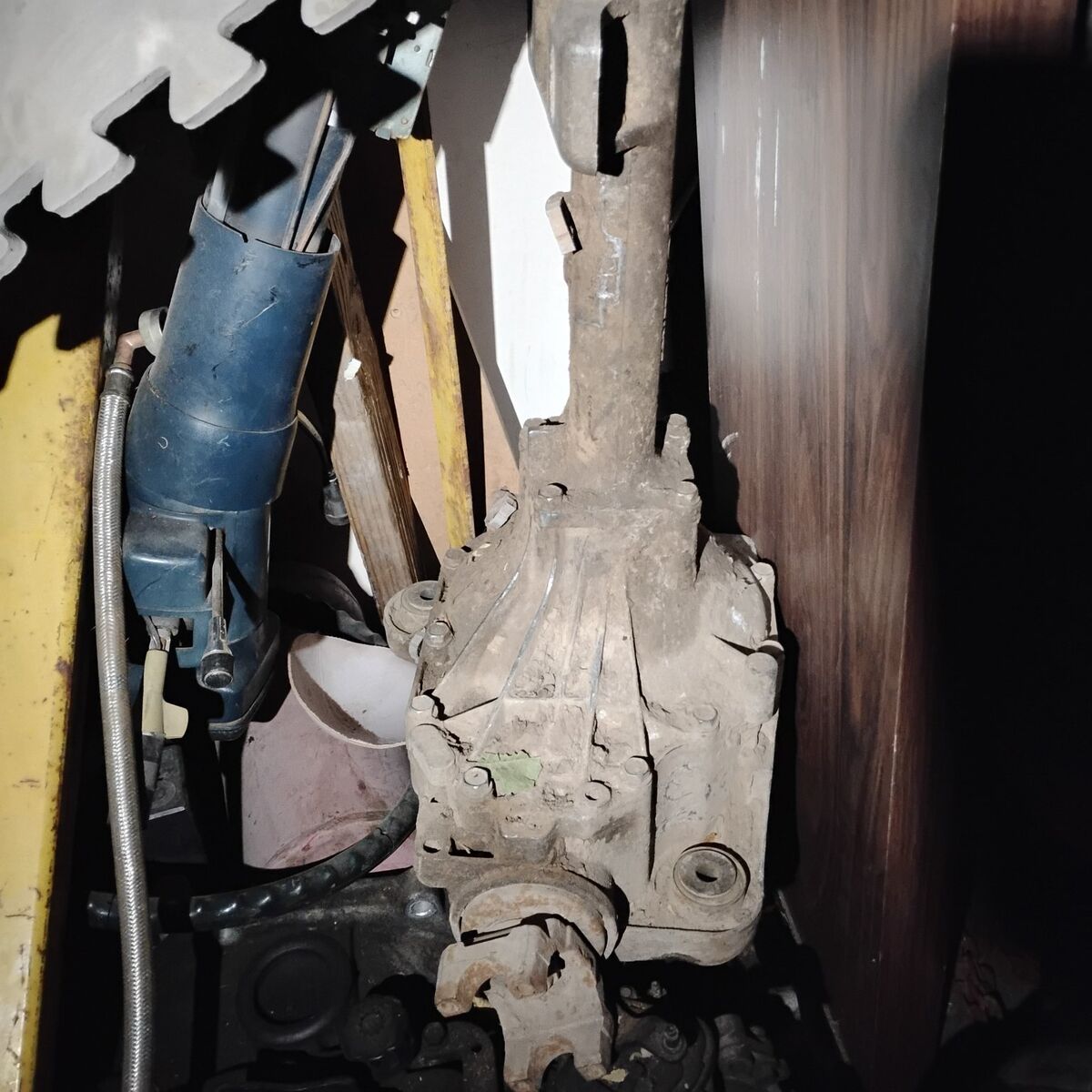 2000 thru 2006 Tahoe suburban etc front differenti