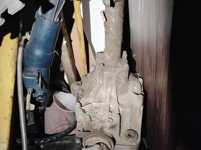 2000 thru 2006 Tahoe suburban etc front differenti