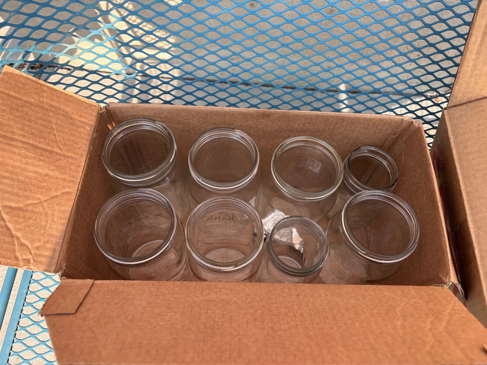 8 Canning jars 6 quarts 2 pints 