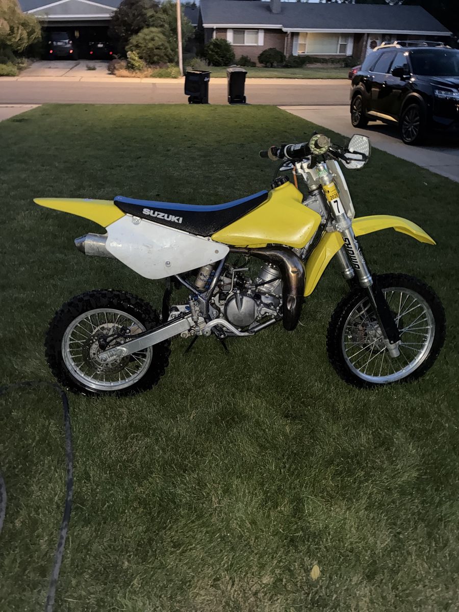 Suzuki RM85 Dirt Bike - Yellow/Blue - Great Condition Dirtbike