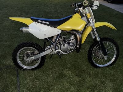 Suzuki RM85 Dirt Bike - Yellow/Blue - Great Condition Dirtbike