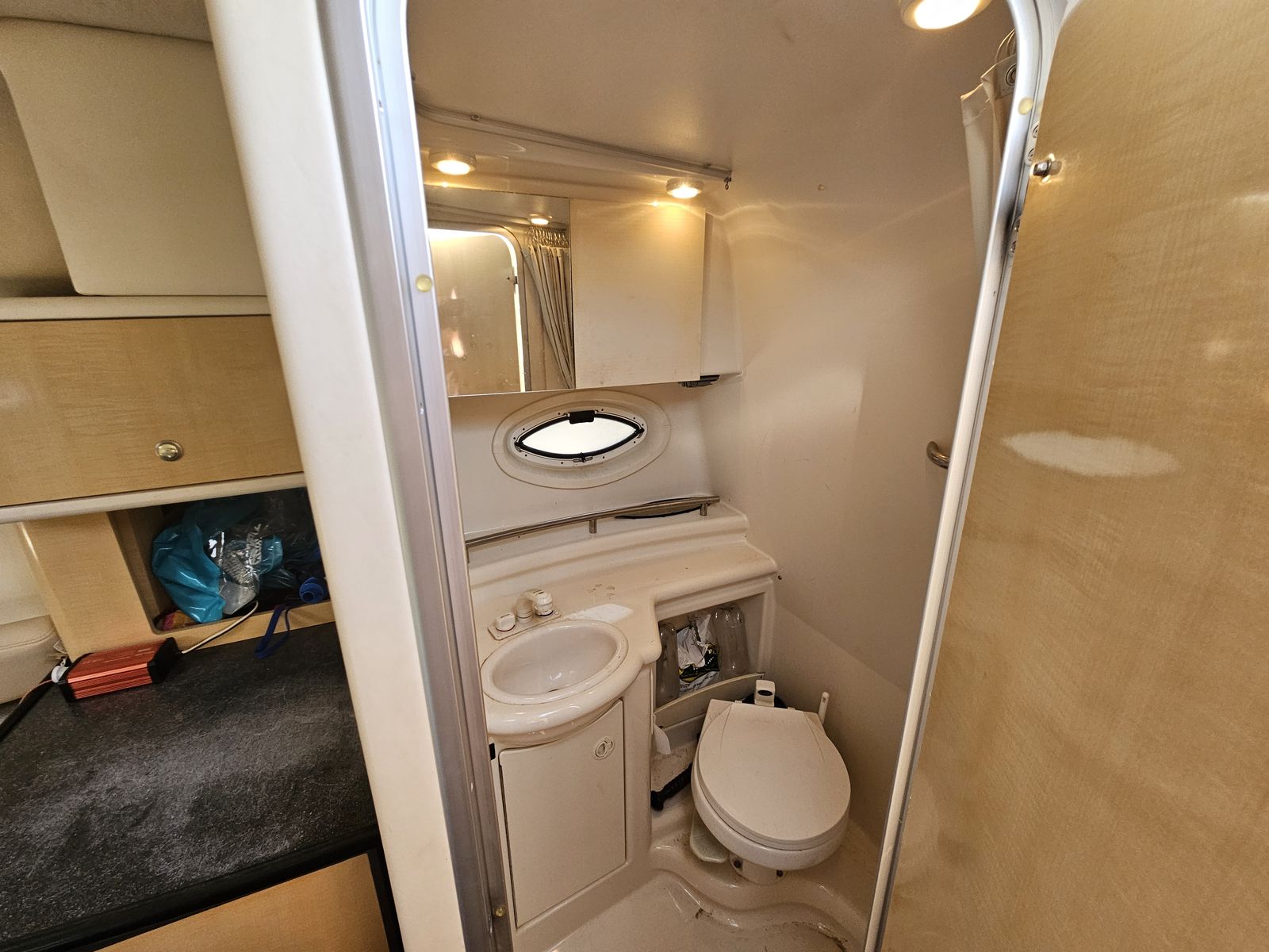 Main image 8