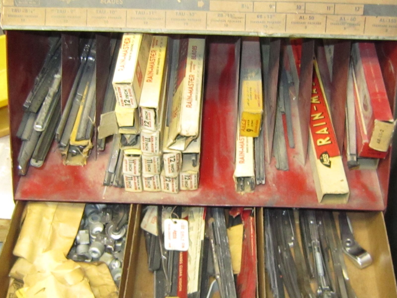 VINTAGE WIPER BLADES W/DISPLAY BOX