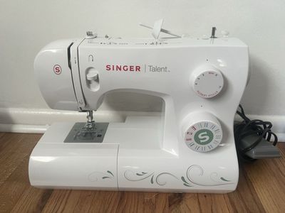 Singer talent sewing machine