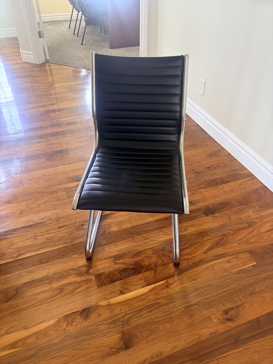 Free Chair