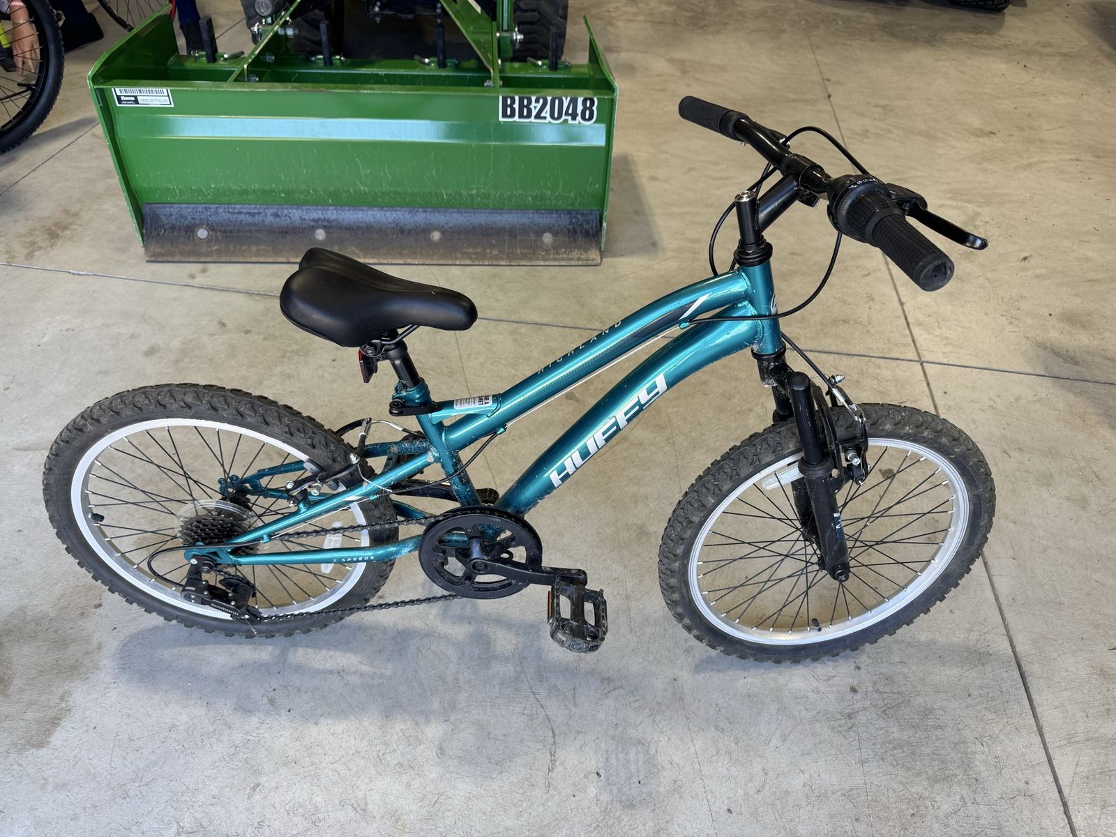 Huffy Kids' Mountain Bike, Teal, 20-inch Wheels