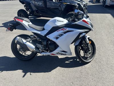 2026 Kawasaki Ninja 300 Sport Motorcycle White & Black just had 500 mile service and is ready to go
