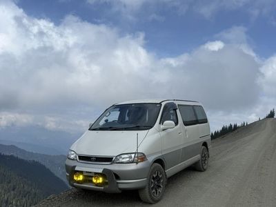 Toyota Hiace Granvia 4WD
