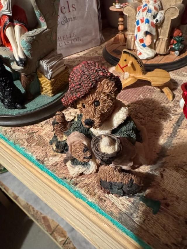 Boyds Bears resin figurine