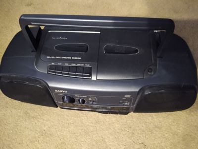 Sanyo Boombox MCD-Z6