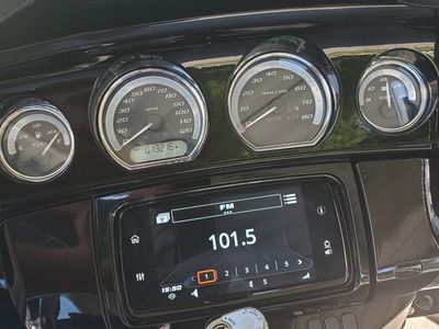 Harley-Davidson Motorcycle Dashboard Console Assembly with Infotainment System