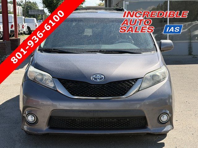 2011 Toyota Sienna SE 8-Passenger