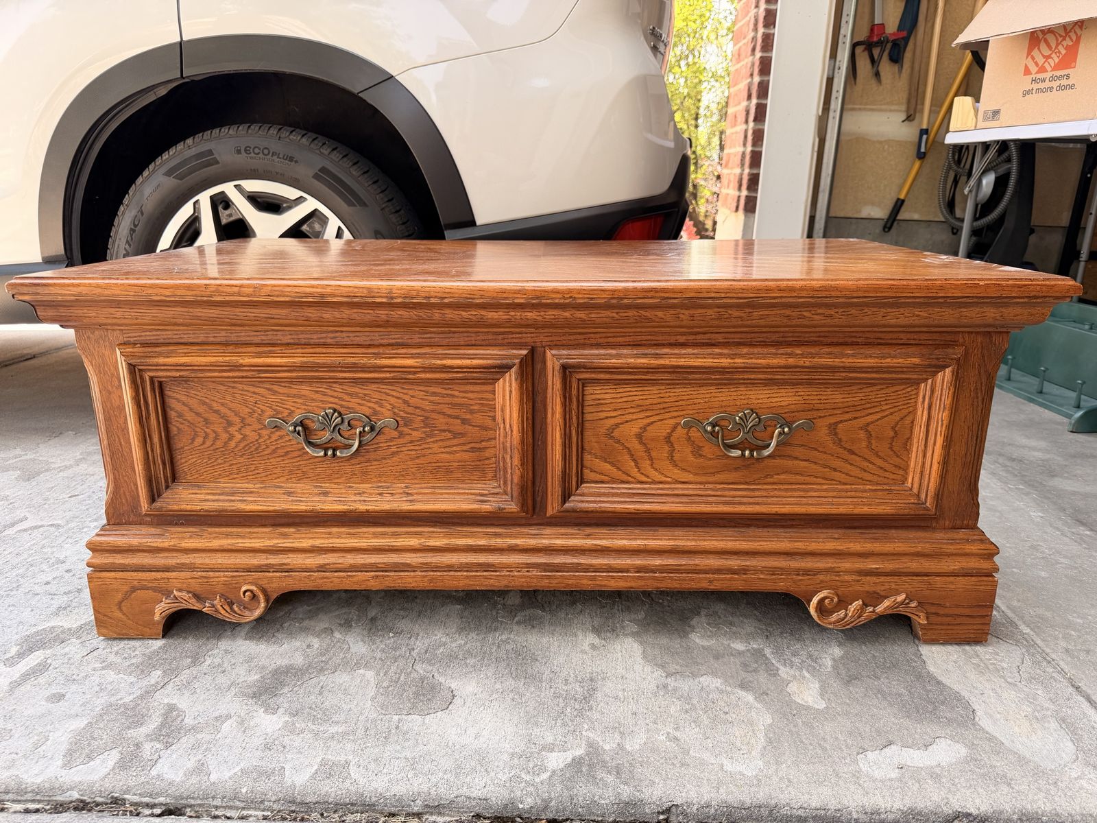 Coffee Table: Traditional Solid Oak/Wooden, two drawers with Brass Handles