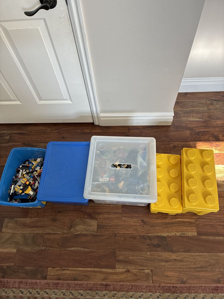 36 Lbs of Lego With Mini Figs