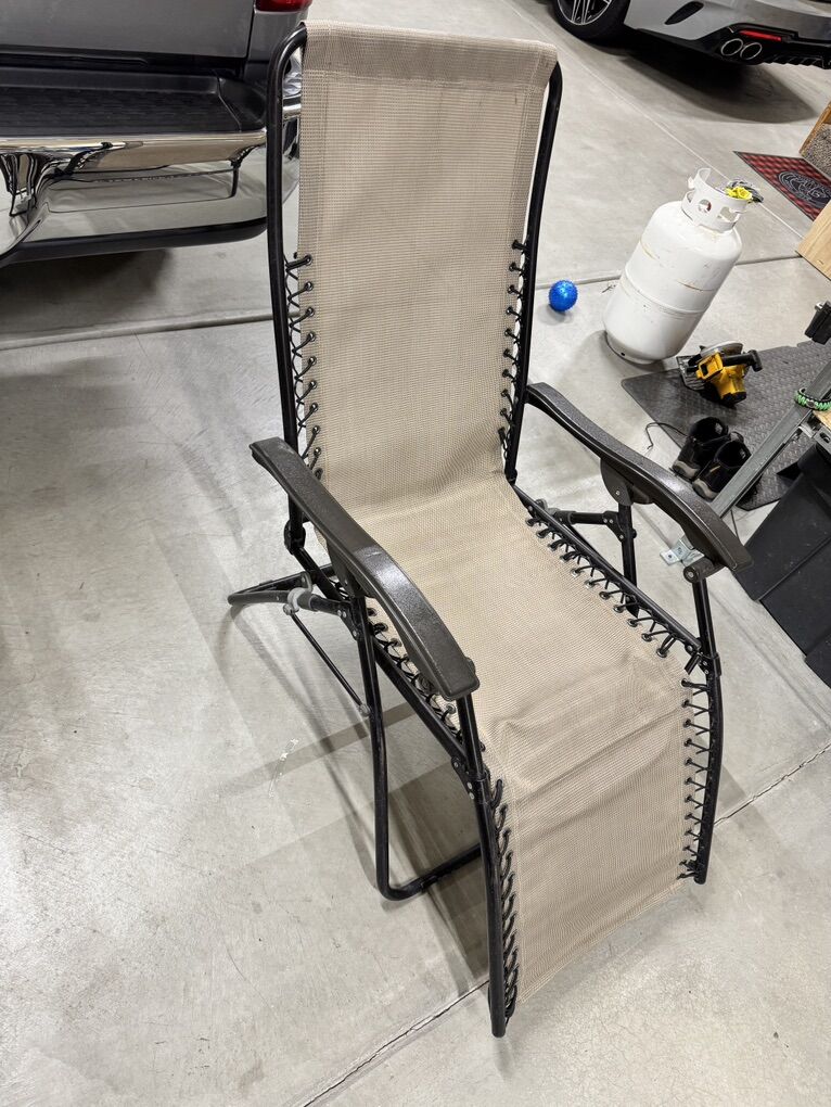 2 Zero Gravity Recliner Chairs