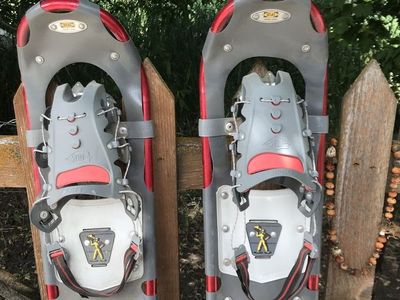 Snowshoes (Atlas 825)