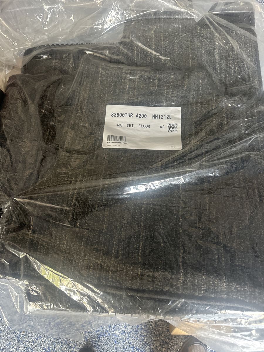 New OEM honda odyssey 2023 to 2025 floor mats brand new