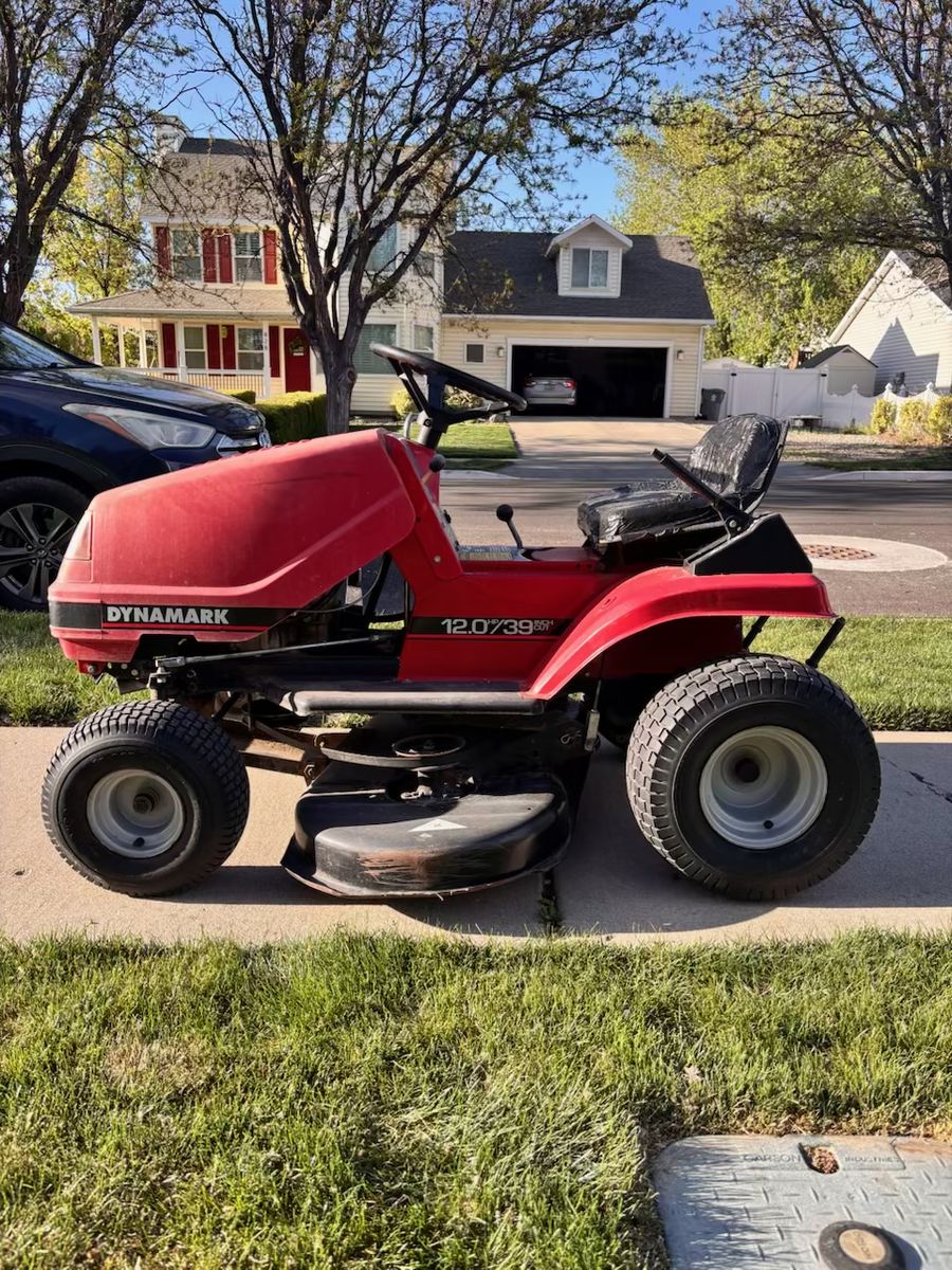 Dynamark Riding mower
