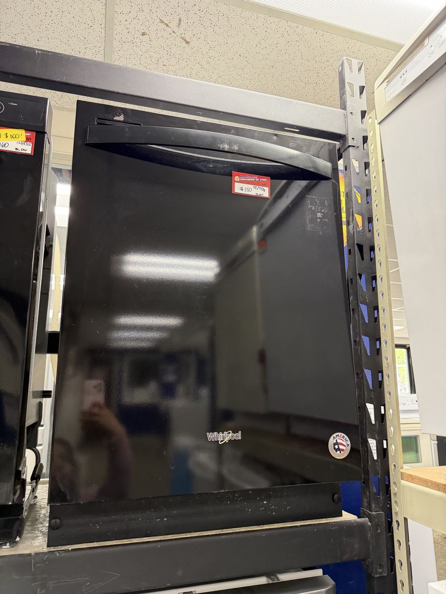 GOOD CONDITION WHIRLPOOL BLACK DISHWASHER