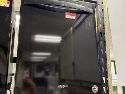 GOOD CONDITION WHIRLPOOL BLACK DISHWASHER