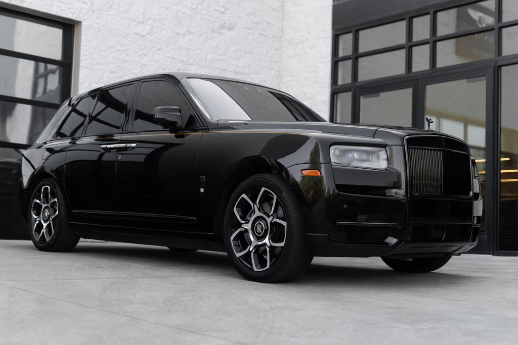 2023 Rolls-Royce Black Badge Cullinan Base