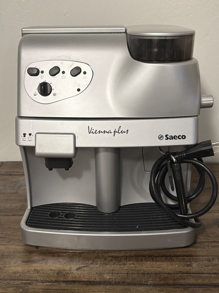 Saeco Vienna Plus Super-Automatic Espresso Machine Silver Used