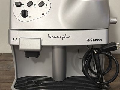 Saeco Vienna Plus Super-Automatic Espresso Machine Silver Used