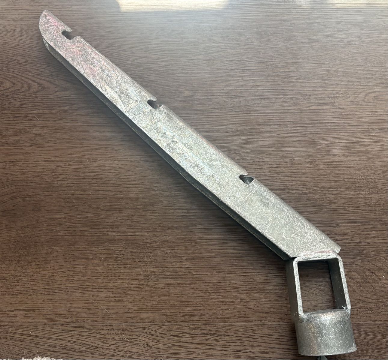 Galvanized Pressed Steel 3-Strand 45-Degree Barbed Wire Arm