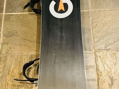 GNU Banked Country Snowboard Bent Metal Bindings