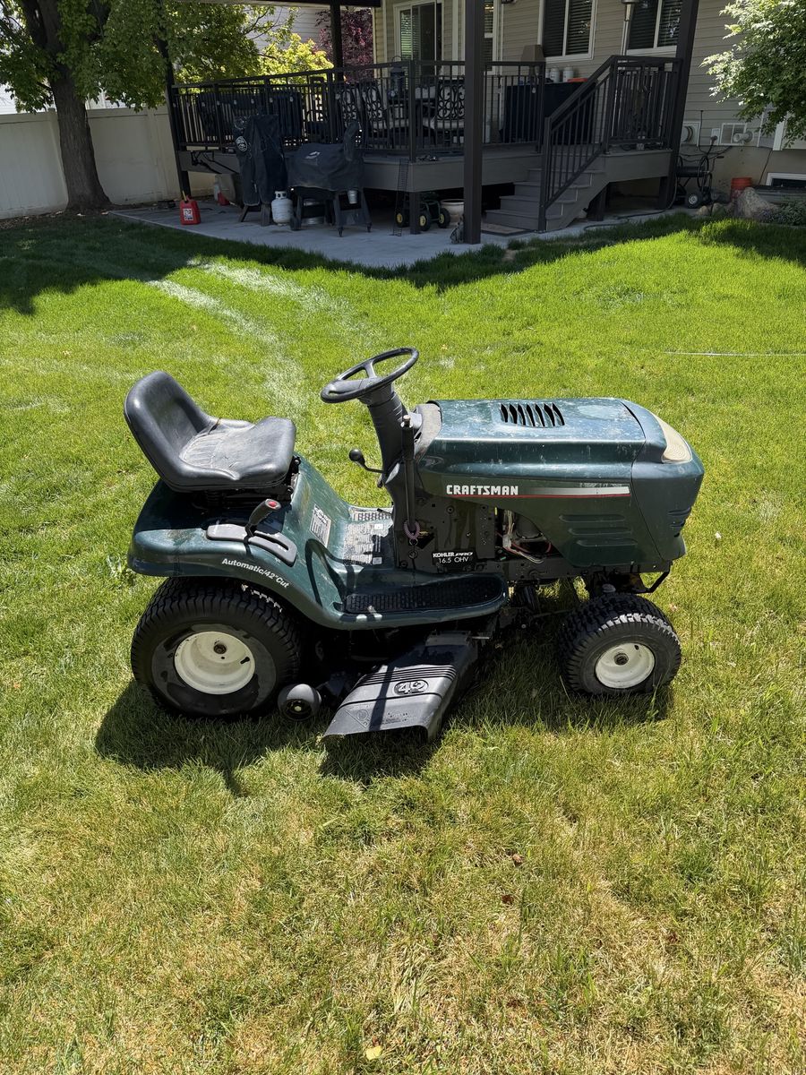 Craftsman riding lawn mower