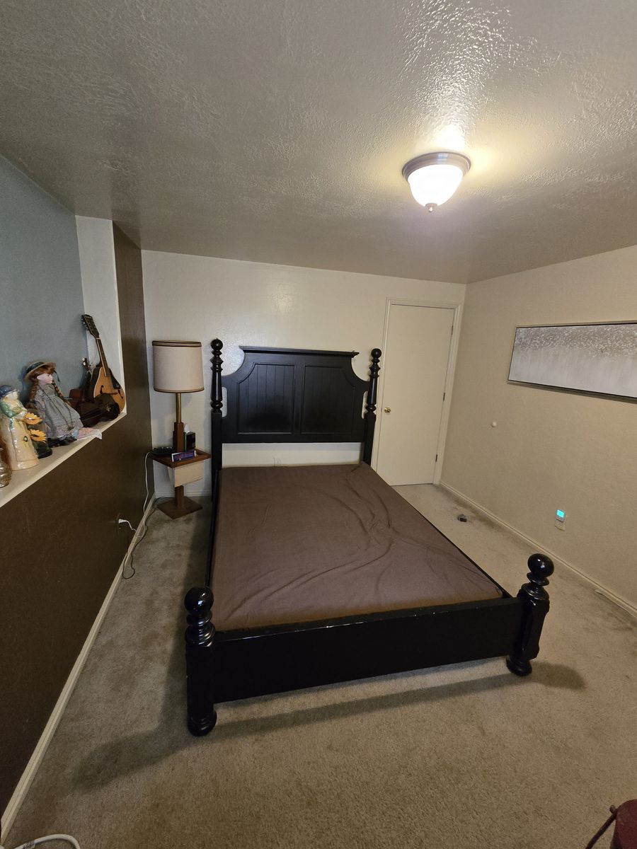QUEEN BEDFRAME WITH HEADBOARD AND FOOTBOARD