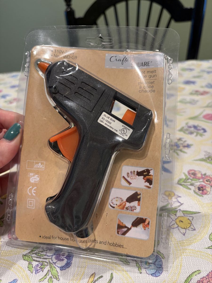 Hot glue gun