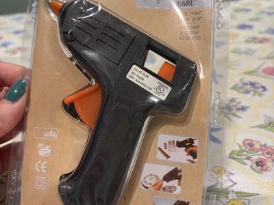 Hot glue gun