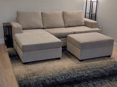 Reversible Chaise Sofa And Ottoman
