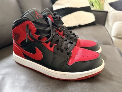 Air Jordan 1 Mid -Like new (9.5 M)
