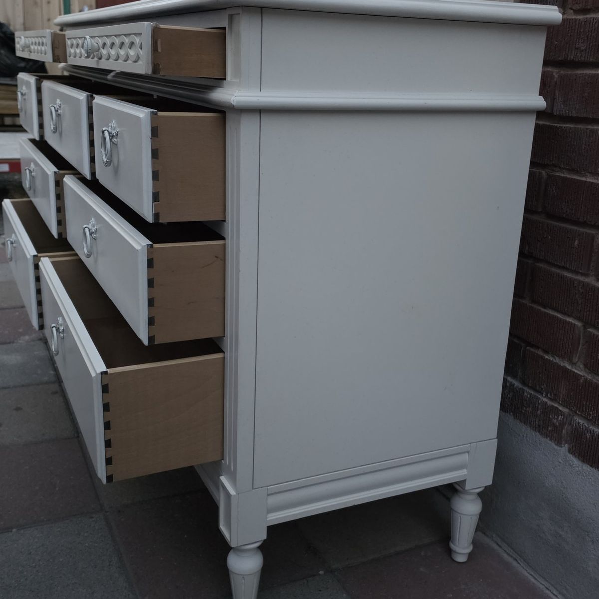 Main image 6