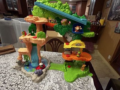 Fisher-Price Little People Share & Care Safari Playset Jungle Animals